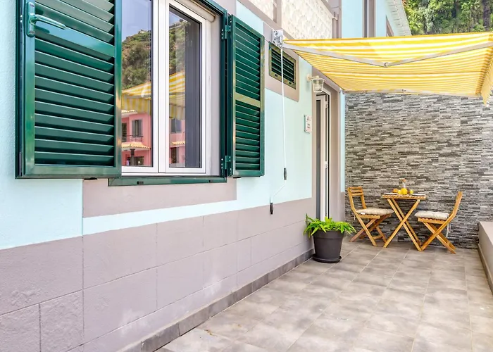 Casa Da Tia Celeste Iii, A In Madeira * 蓬他达维托亚